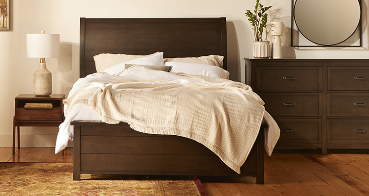 Abutilon 4Pc. King Platform Bedroom Set Raymour & Flanigan Raymour & Flanigan